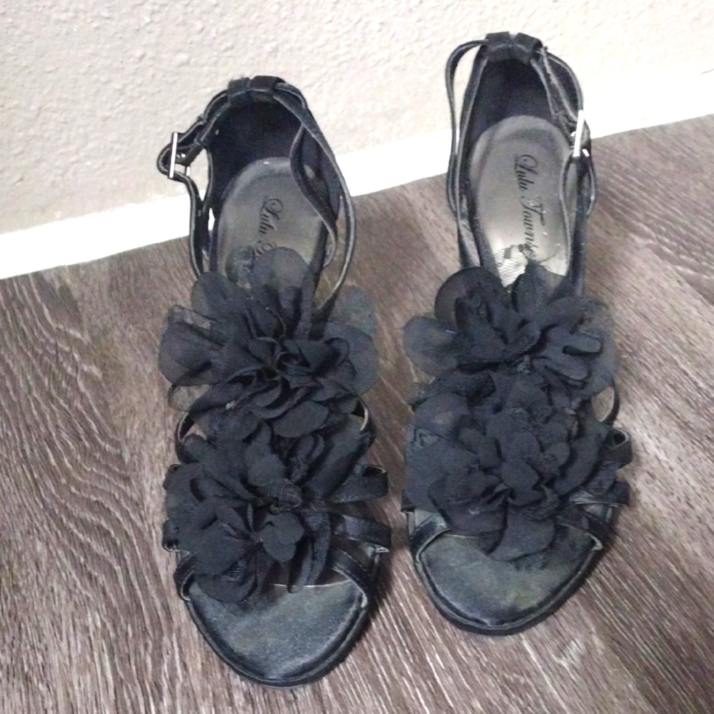 Lulu Townsend Black Floral Sandals with Ruffled Design